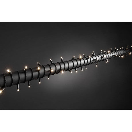 53m Micro LED Lichterkette IP67 40 Warmweiße Dioden IP44 auf schwarzem Hintergrund.