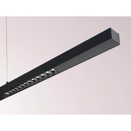 Ride Lens LED-Hängelampe 160cm Up & Down Schwarz mit schwarzem Aluminium und direkter Lichtverteilung.