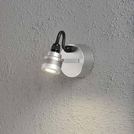 Monza LED Außen-Wandleuchte schwenkbar massives Aluminium an einer Wand montiert