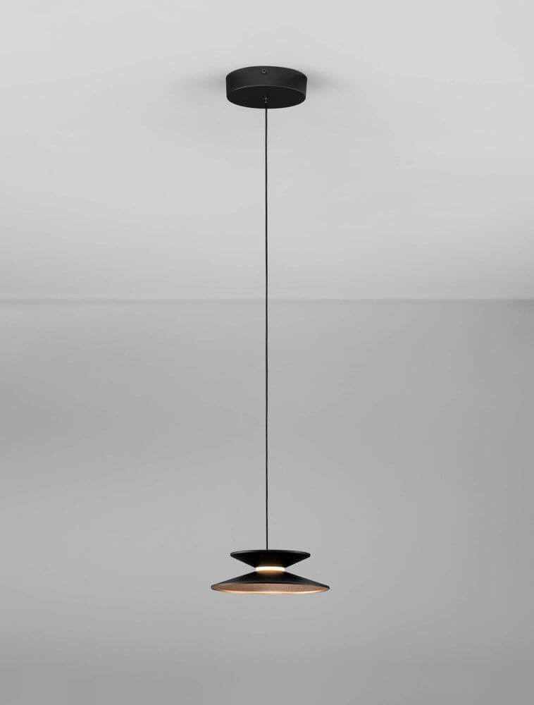 Morfi Pendelleuchte Ø 20cm 3000K Schwarz, Gold an der Decke, modernes Design mit elegantem Licht.
