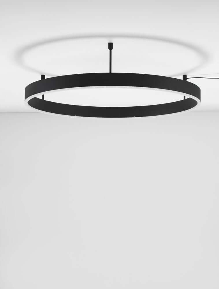 Motif LED Deckenleuchte Ø 80cm 3000K in modernem Design, perfekt für stilvolle Innenräume.
