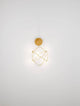 Nebula LED Wandleuchte Ø 23,4cm 3000K an der Wand montiert, modernes Design in Gold.