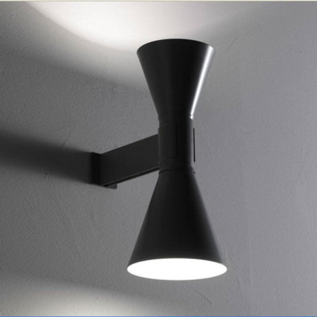 Nemo Applique De Marseille vegglampe Up&Down i svart utførelse med opp- og nedlyseffekter