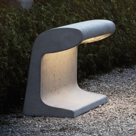 Nemo Borne Béton Grande Outdoor Befestigungsplatte - stilvolle Leuchte aus Beton im Außenbereich.