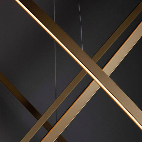 Nemo Ellisse Triple LED Hängelampe 3 Ringe in goldener Ausführung mit eleganten Linien.