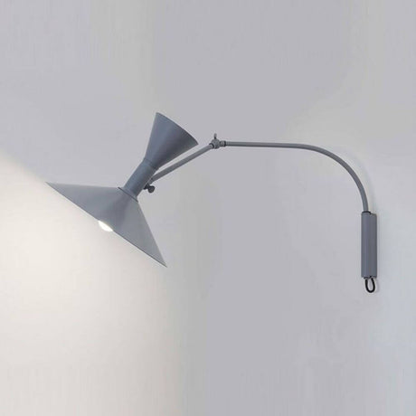 Nemo Lampe De Marseille Mini Wandleuchte mit Arm in matt grau, ideal für direktes und indirektes Licht.