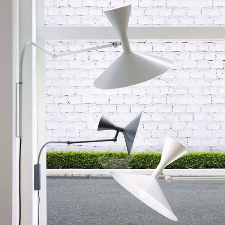 Nemo Lampe De Marseille Mini Wandleuchte mit Arm in matt grau und kalkweiß, stylisch im Raum präsentiert.