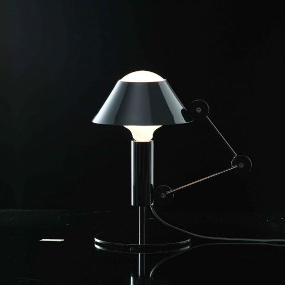 Nemo Mr. Light Tischlampe mit beweglichem Arm und matt schwarzer Metallstruktur für diffuses Licht.