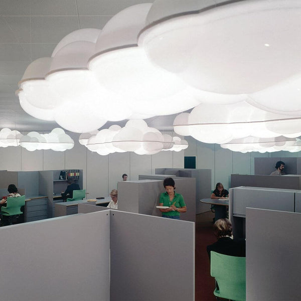 Nemo Nuvola LED Væg- og loftlampe sky 154cm i moderne kontor med skylys.