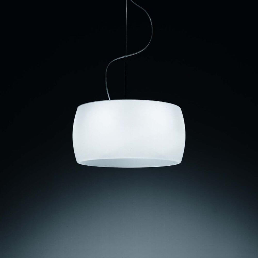 Nemo Sirius Glas Hängelampe Ø 40cm mit opalweißem Diffusor und glänzend polierter Aluminiumstruktur.