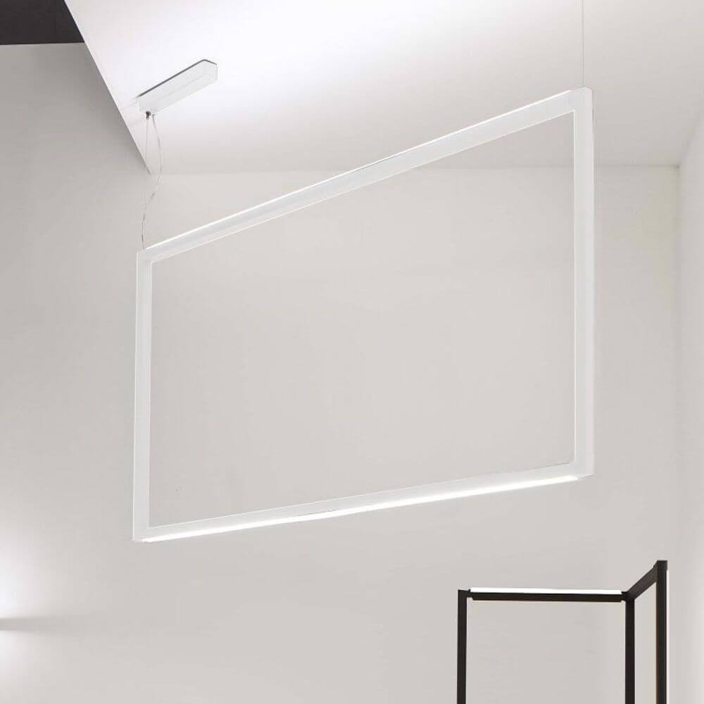 Nemo Spigolo Vertical LED Hängelampe 114x58cm in minimalistischem Design, weiß lackiert.