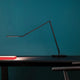 Nemo Untitled LED Tischleuchte in mattschwarz, flexibel und modern, ideal für stilvolle Innenräume.