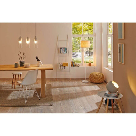 Neordic Neta Holz Tischleuchte Holz in modernem, skandinavischem Wohnstil mit Holz und Weiß.