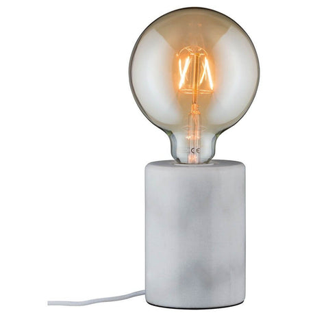 Neordic Nordin marmorbordlampe rund hvit med eksklusiv glaskulepære og moderne design.