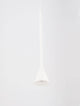 Alt Tag: Net LED Pendelleuchte Ø 6cm 3000K in mattem Weiß, filigranes Aluminiumprofil, fokussierte Lichtführung nach unten