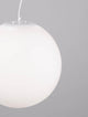 Nevoso Pendelleuchte E27 Weiß – weiße Kugel-Pendelleuchte mit mattiertem Glas, sanft entblendetes Raumlicht, geeignet für Dimmer