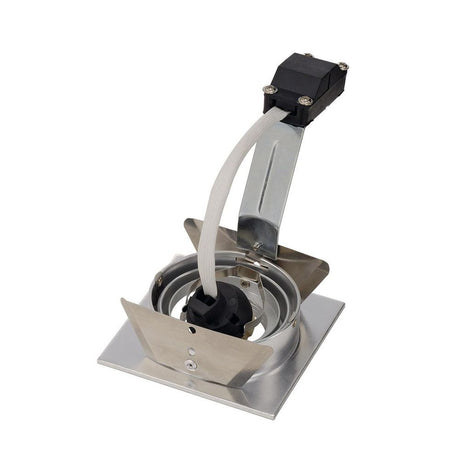 Square high-voltage recessed spotlight New Tria GU10 in brushed aluminum with adjustable light beam.