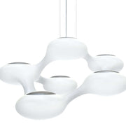 Cosmo LED Außen-Pendelleuchte IP44 in Weiß mit modernem Design und flexiblem Stahlseil.
