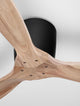Ninemia Ventilator Ohne Beleuchtung Ø 132cm - Detailaufnahme der Holzflügel und des Gehäuses in Sandy Black Metal.