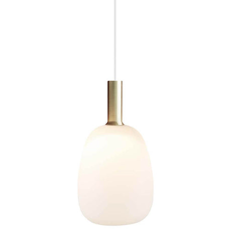 Suspension Alton 23 blanc, blanc opale avec verre blanc opale et laiton brossé.