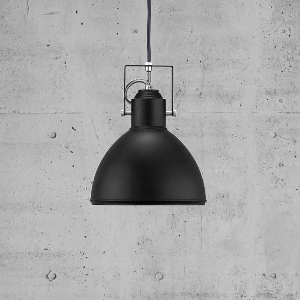 Pendellampe Aslak Schwarz mit elegantem matte finish, ideal für moderne Innenräume.