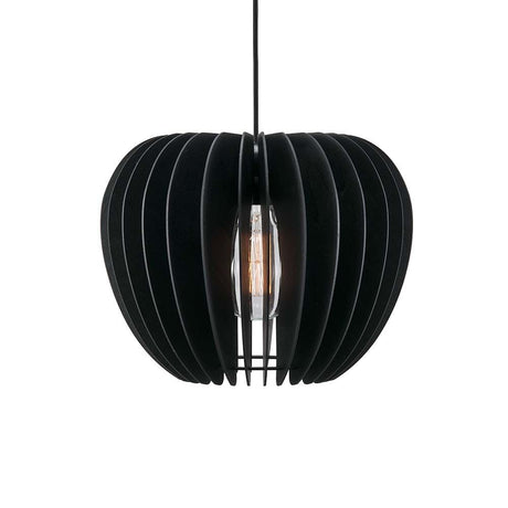 Pendellampe Tribeca 38 Schwarz mit stilvollem skandinavischen Design und warmem Licht für Essbereiche und Sitzecken.