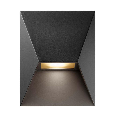Pontio udendørs væglampe IP54 med et elegant, arkitektonisk design og geometrisk form.