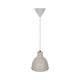 Pop Pendelleuchte Beige mit mattem Finish und Messingdetail, ideal für Ess- und Küchentische.