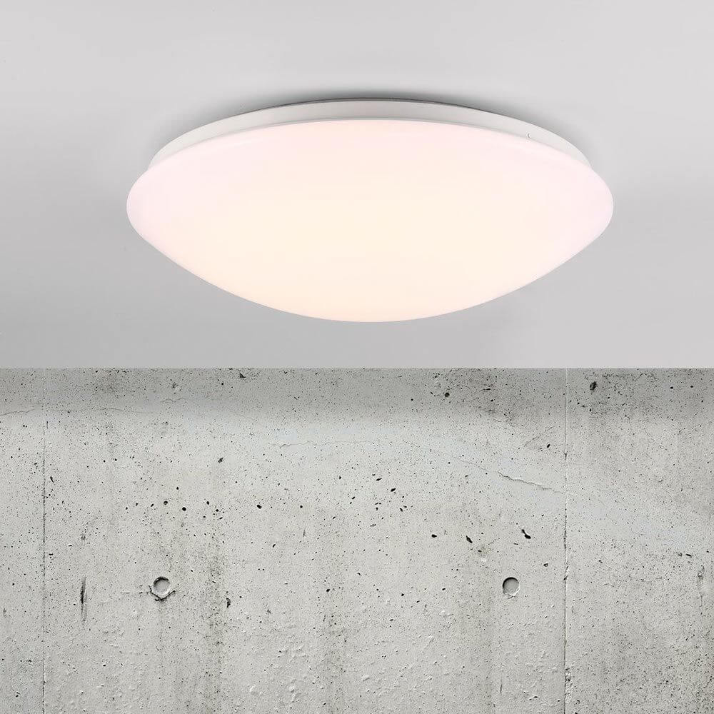 Sensor LED-taklampe Ask 36 IP44 1386lm, 3000K i tidløst design for moderne rom.