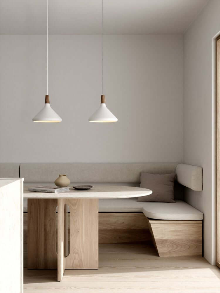 Pendelleuchte Nori 27 in einem modernen, minimalistisch gestalteten Essbereich