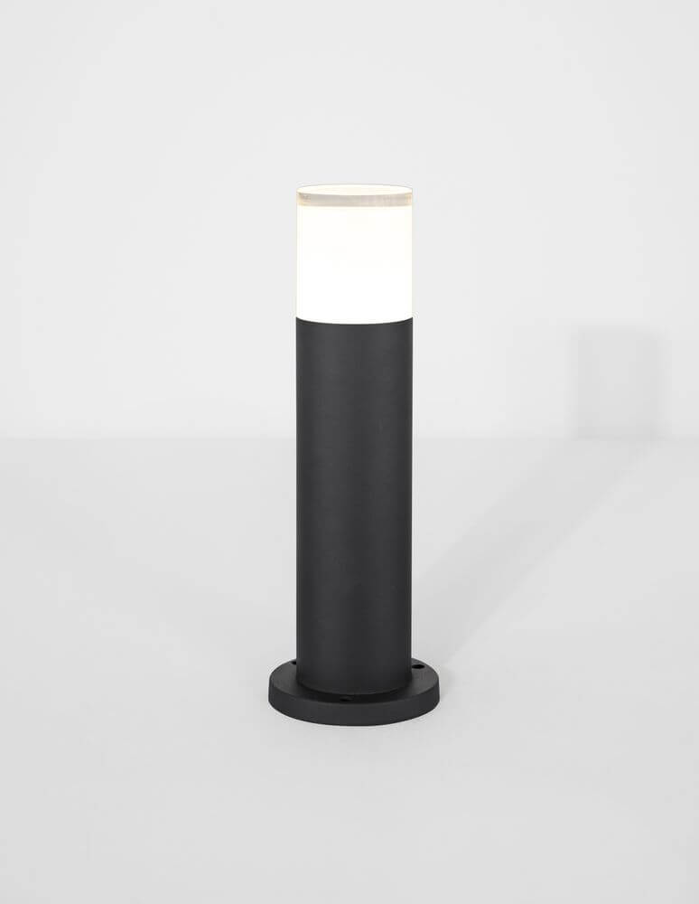 Alt Tag: Noten LED Außenpollerleuchte 3000K Schwarz IP65 moderner Aluminium-Außenpoller mit warmweißem 3000K LED-Licht, ideal für Einfahrt und Terrasse