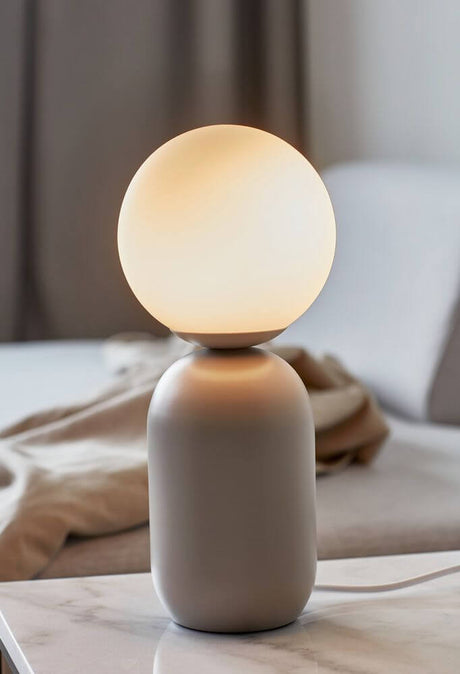 Notti Tischleuchte mit organischer Form und blendfreiem Licht, moderne skandinavische Tischlampe