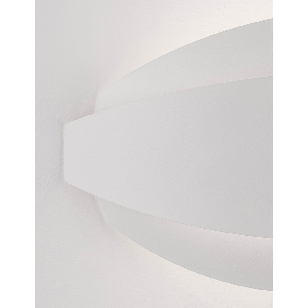 Astrid LED wall lamp