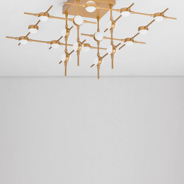 Atomo LED Metall Deckenbeleuchtung Gold mit modernem Design und dekorativen LED-Lampen.
