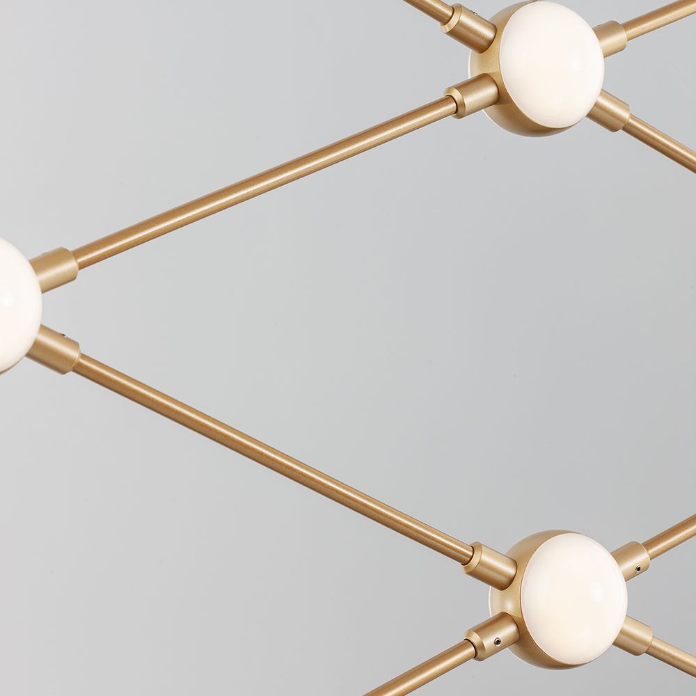 Moderne Pendelleuchte Atomo aus Metall in Gold mit eleganten LED-Brennstellen.