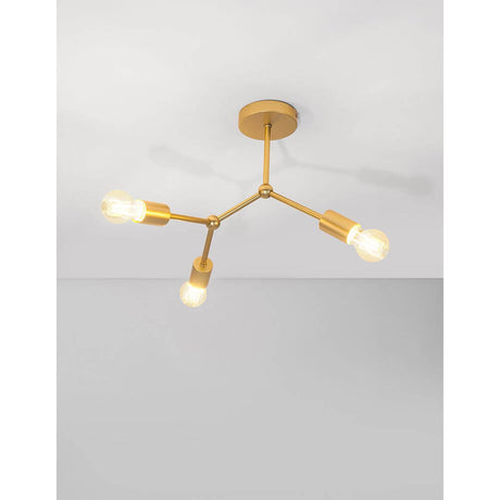 Calisto Deckenleuchte 3-flammig Messing an der Decke mit modernem Design und warmem Licht.