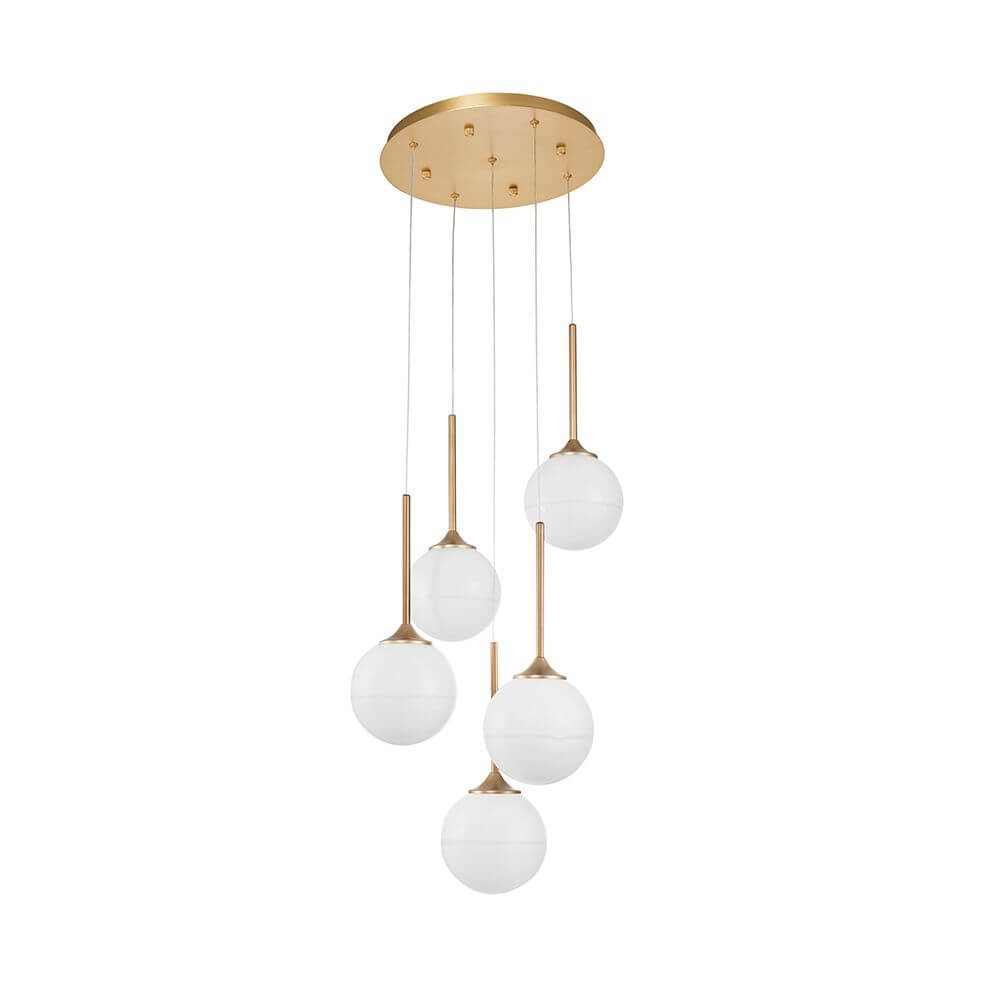 Cantona Pendelleuchte 5-flg. Messingfarben, Weiß mit fünf Glaskugeln für sanfte Lichtverteilung und elegantes Design.