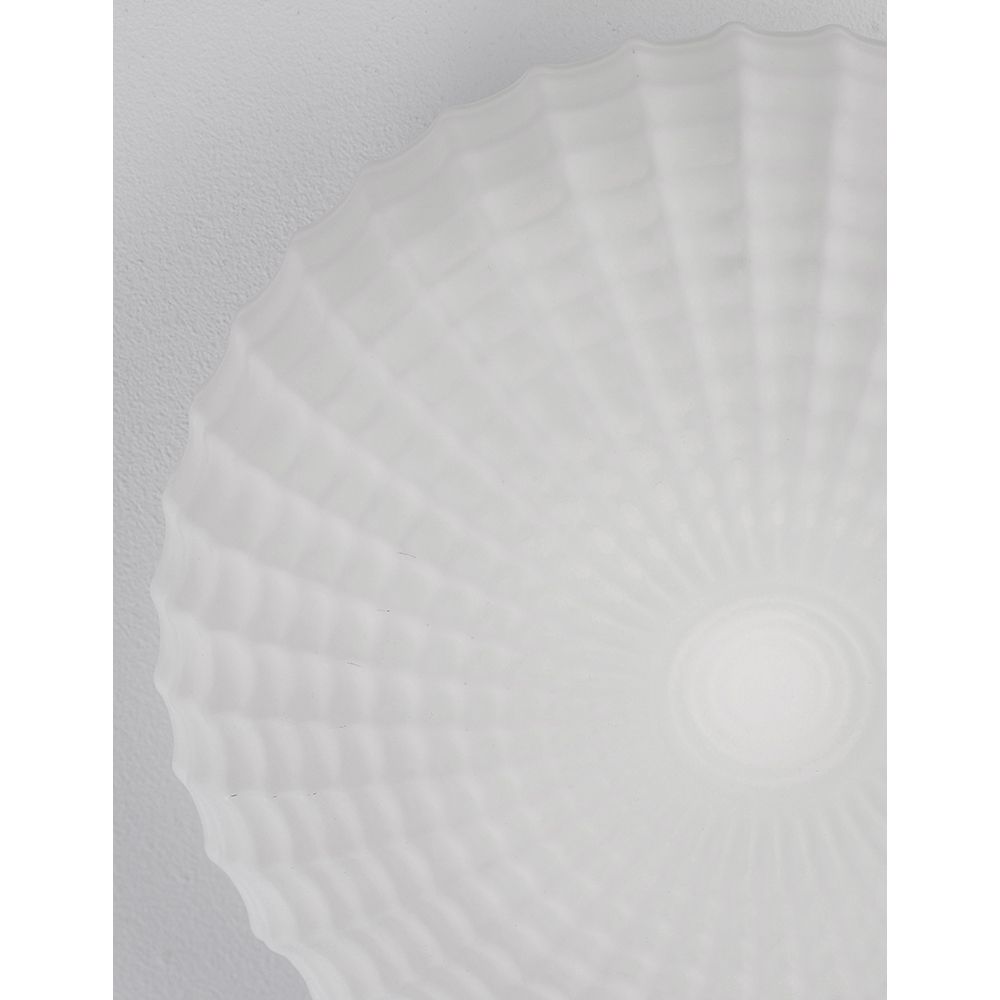 Runder, weißer Glasschirm der Clam Bad Deckenlampe mit strukturiertem Muster