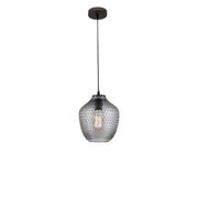 Lampe pendante moderne Claro en verre avec un design en nid d’abeille en noir.