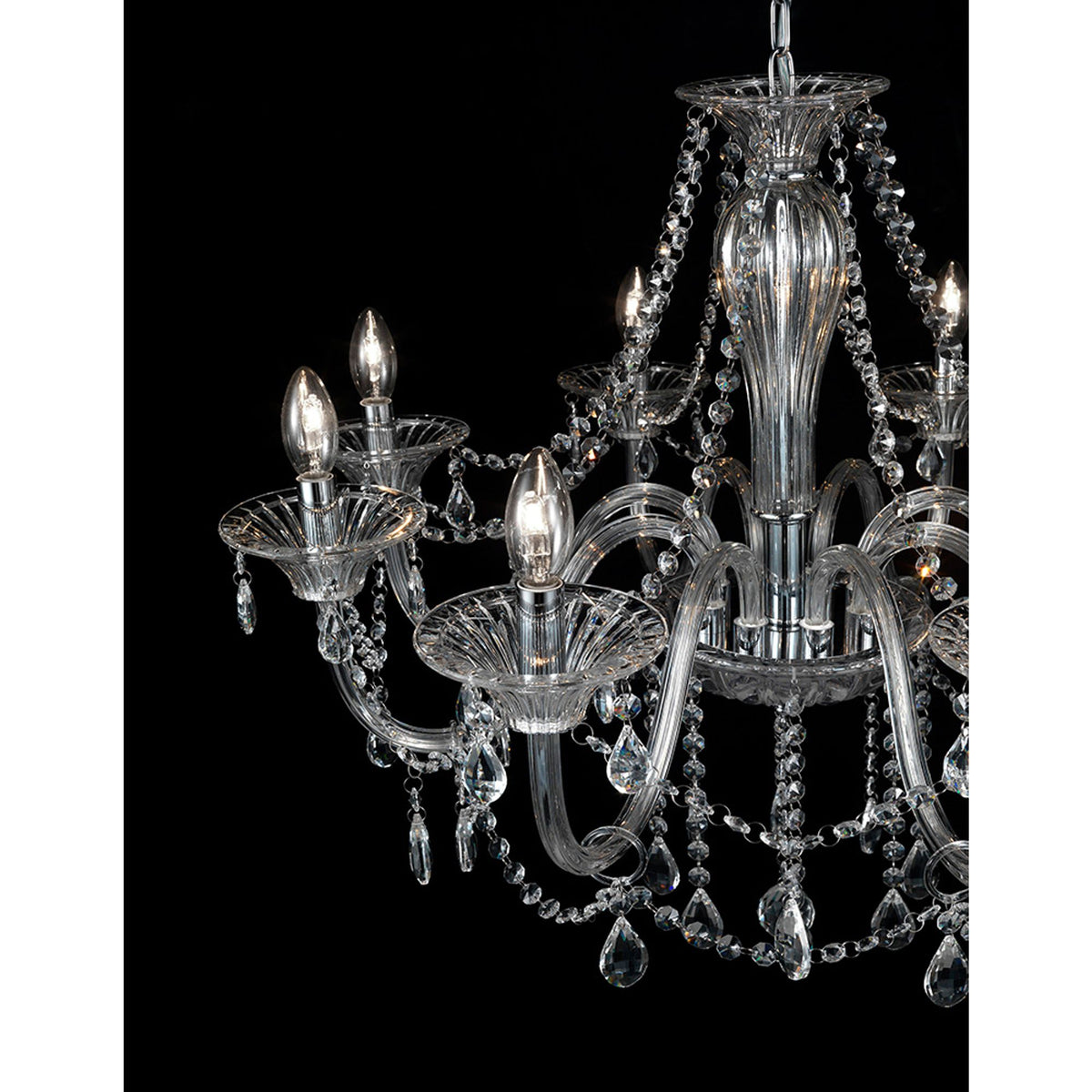 Nova Luce Connor 8-light pendant light made of clear crystal with decorative pendant elements, detailed view