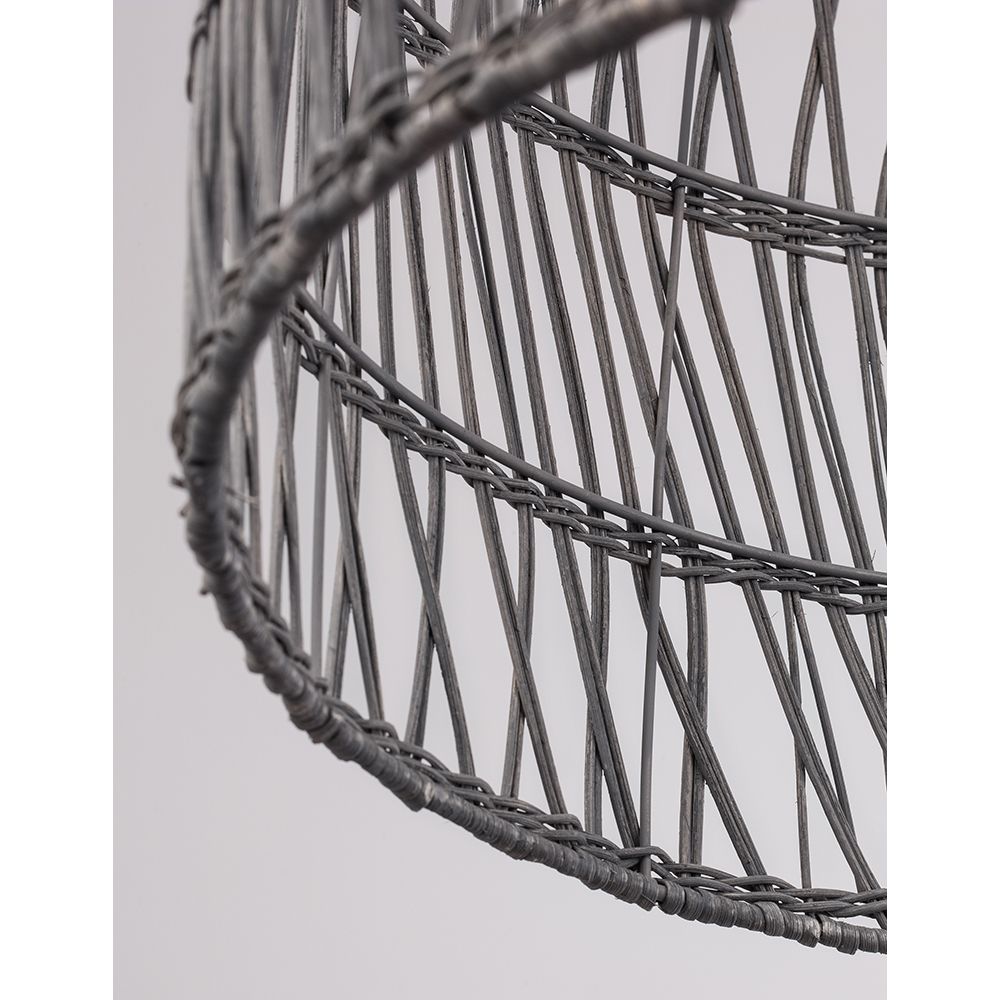 Detailaufnahme der grauen Rattan Pendelleuchte Destin von Nova Luce, im Ethno-Stil für Esszimmer und Wohnzimmer.