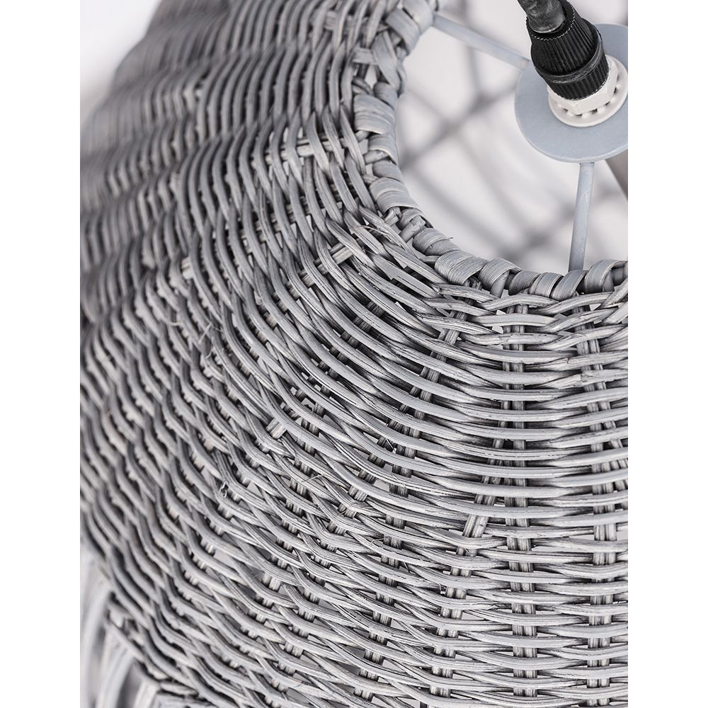 Detailansicht der grauen Rattan Pendelleuchte Destin von Nova Luce, ideal für Esszimmer und Wohnzimmer.