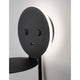 Eclip LED Wandlampe mit USB in modernem Design, Schwarz mit Ablage für Tablet oder Handy.