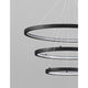 Empatia LED Hängelampe 3 Ringe mit minimalistischem Design und drei Ringen für stilvolle Beleuchtung.