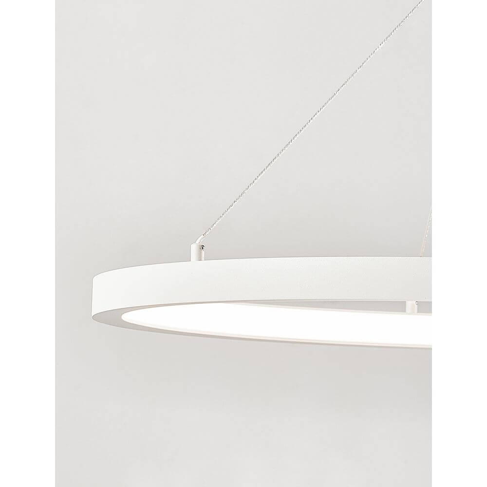 Empatia LED Hängeleuchte Metall Dimmbar in minimalistischer Bauweise mit warmweißem Licht.