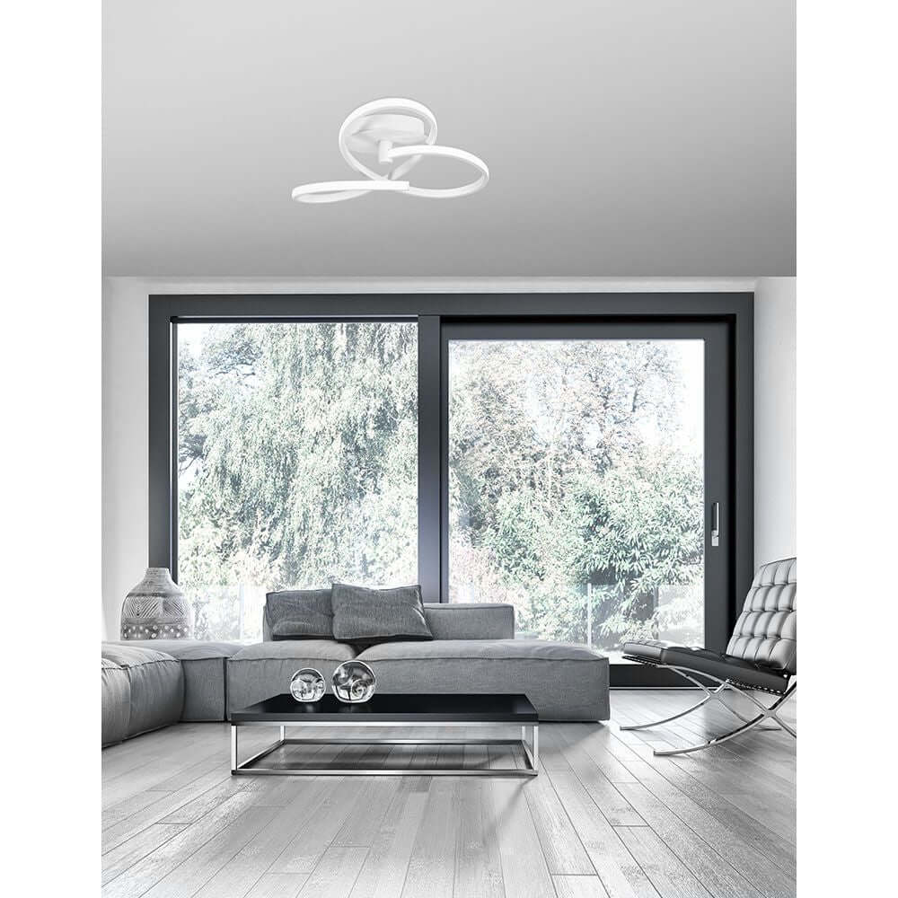 Fusion LED Deckenlampe Ø 51cm Geschwungen in modernem Wohnzimmer, geschwungenes Aluminium‑Acryl Design, integrierte 40W LED warmweiß