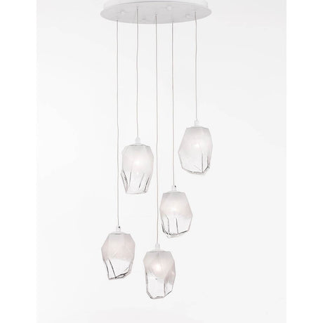 Ice Hängeleuchte 5-flg. Verlaufend Weiß mit fünf hängenden, eleganten Lampenschirmen in weißem Design.