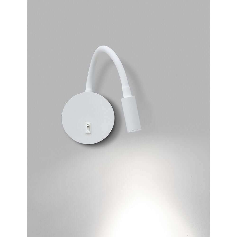 Nova Luce Jaco LED Wandleuchte Verstellbar an Wand montiert, modernes Design mit warmweißem Licht.