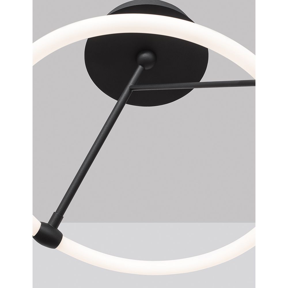 Janus LED Deckenlampe in Sandig-Schwarz mit minimalistischem Design und warmweißem Licht.