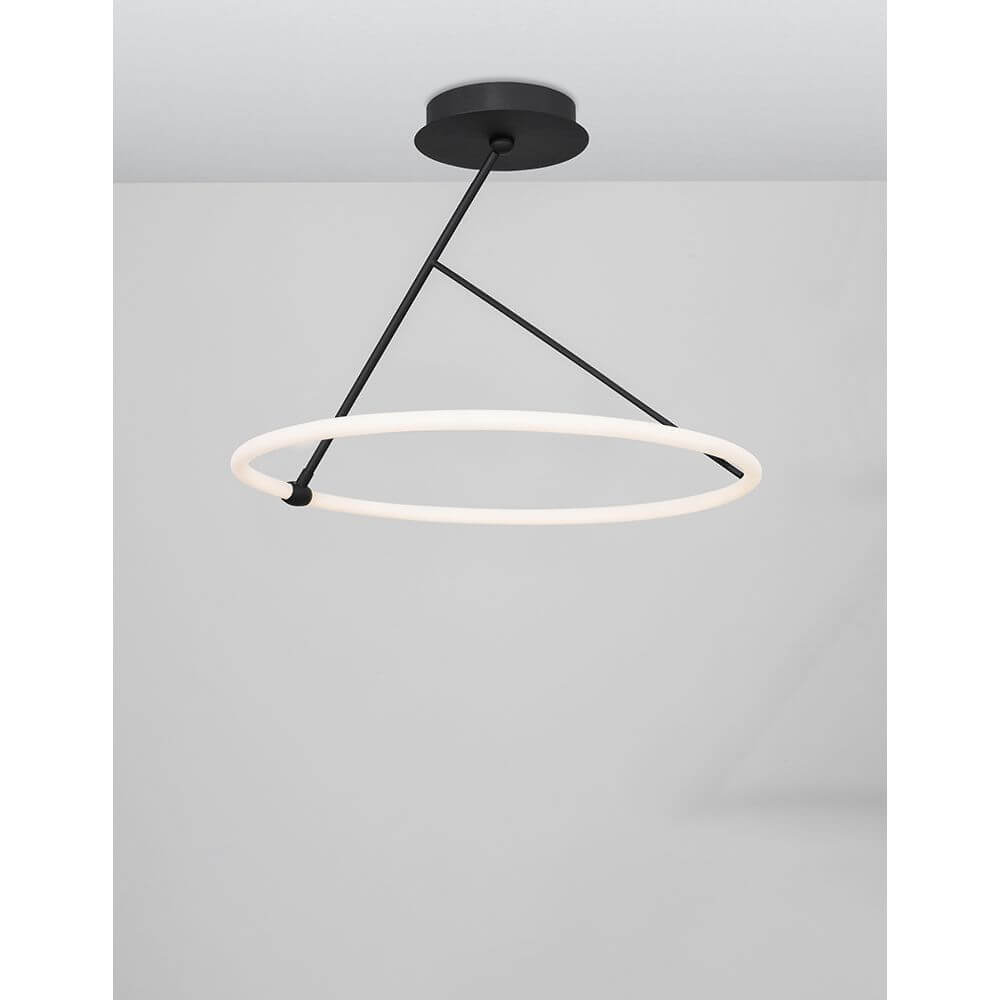 Janus LED Deckenleuchte Schwarz mit modernem Design und warmweißem Licht.